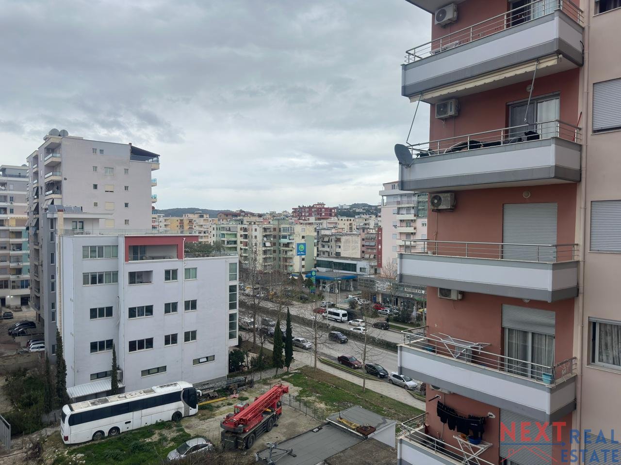 APARTAMENT 1+1 ME QERA NË VLORË - NE TRANSBALLKANIKE