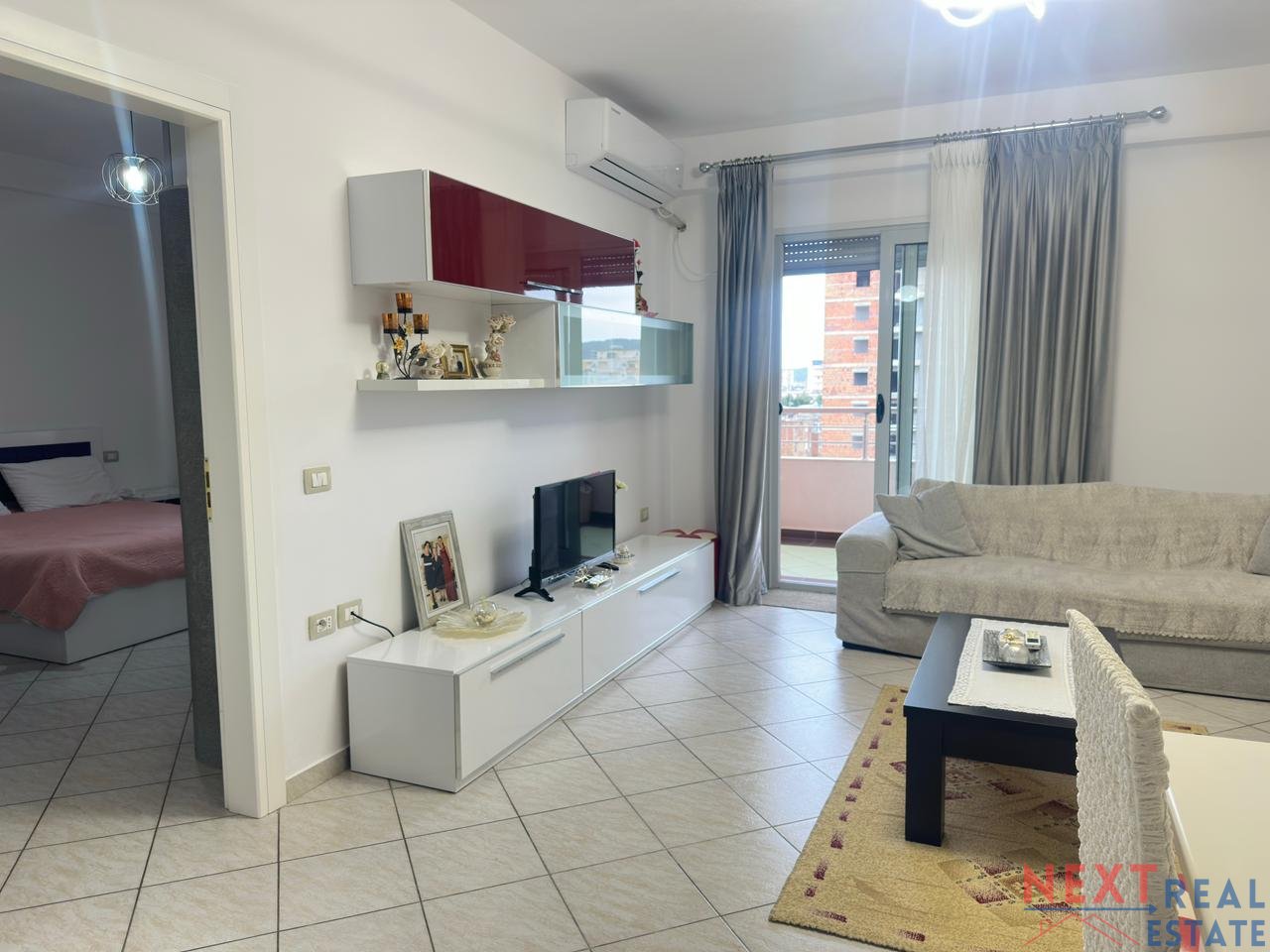 APARTAMENT 1+1 ME QERA NË VLORË - NE TRANSBALLKANIKE