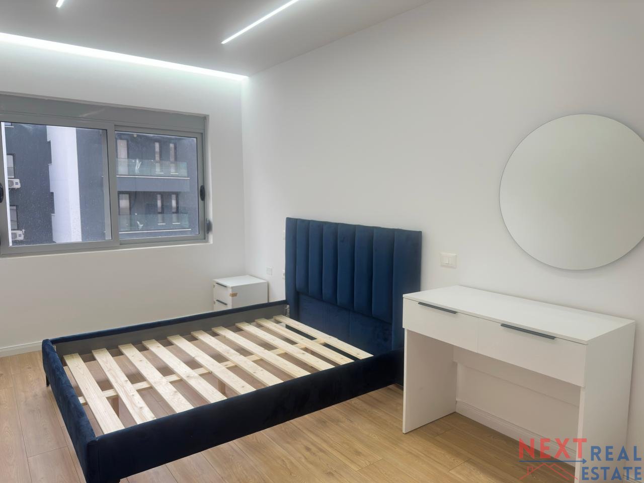 SHITET APARTAMENT 2+1+2 ME PAMJE DETI NE LUNGOMARE, VLORE