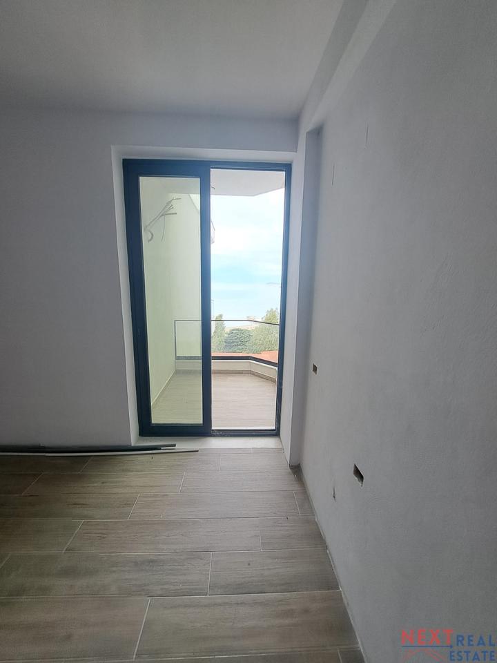 APARTAMENT ME PAMJE BALLORE DETI - UJI I FTOHTË, VLORË