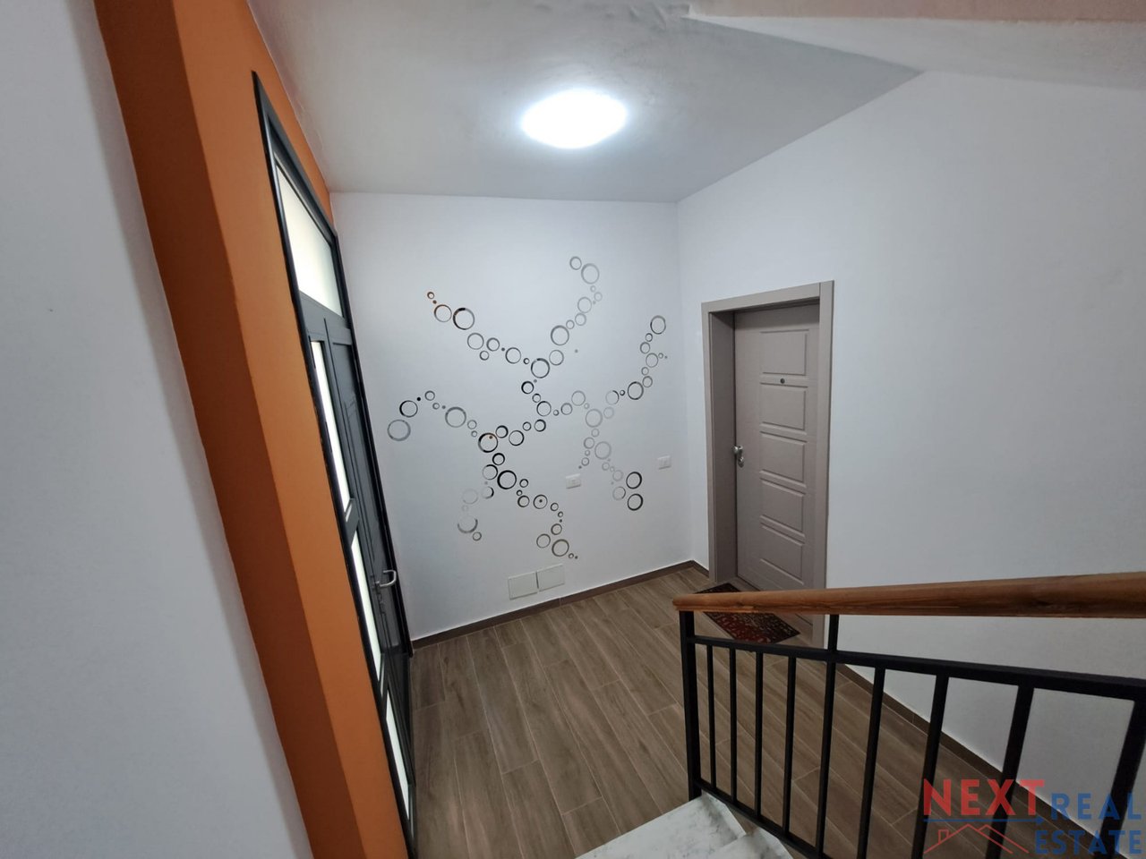 APARTAMENT ME PAMJE BALLORE DETI - UJI I FTOHTË, VLORË