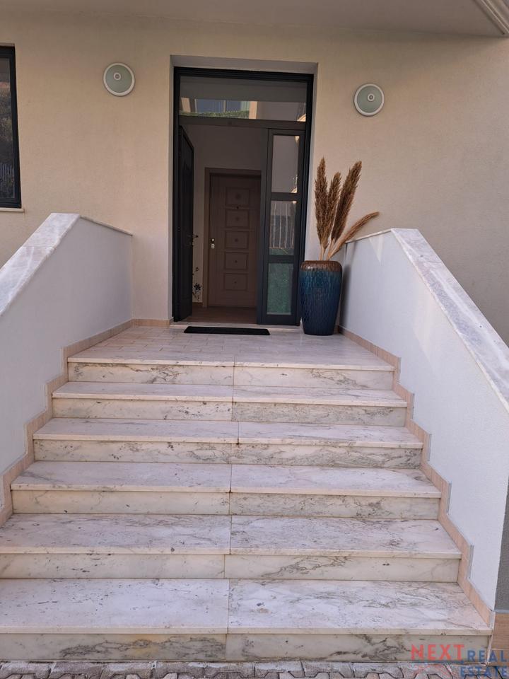 APARTAMENT ME PAMJE BALLORE DETI - UJI I FTOHTË, VLORË