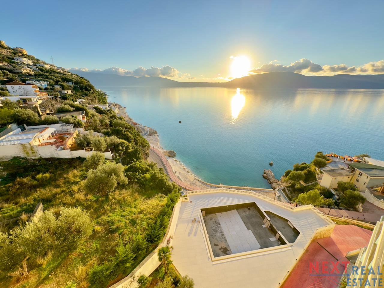 APARTAMENT EKSKLUZIV 1+1 ME QERA NË VLORË – PAMJE BALLORE DETI, KALAJA