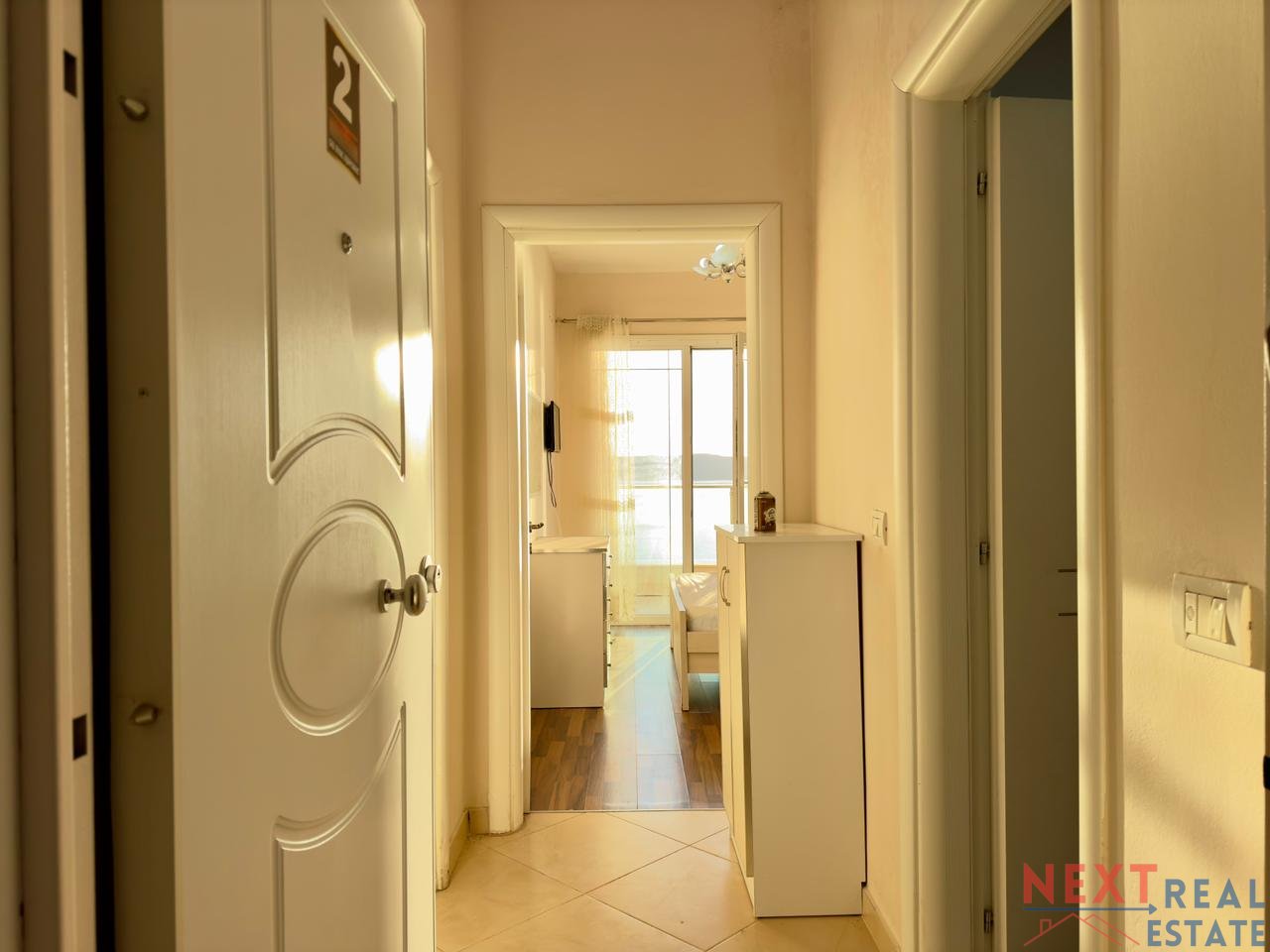 APARTAMENT EKSKLUZIV 1+1 ME QERA NË VLORË – PAMJE BALLORE DETI, KALAJA