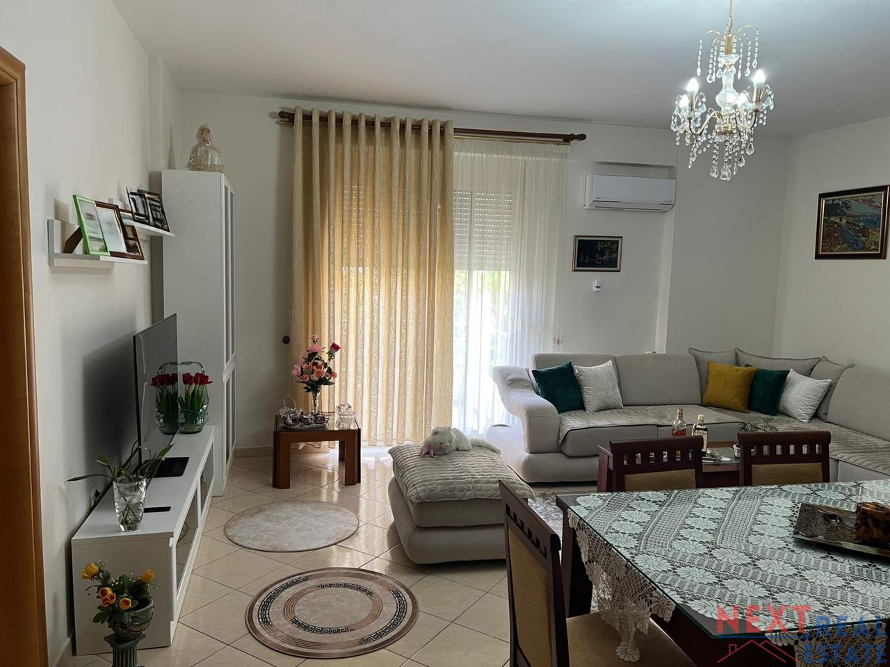 APARTAMENT 2+1 ME VERANDE PRANE PORTIT, VLORE