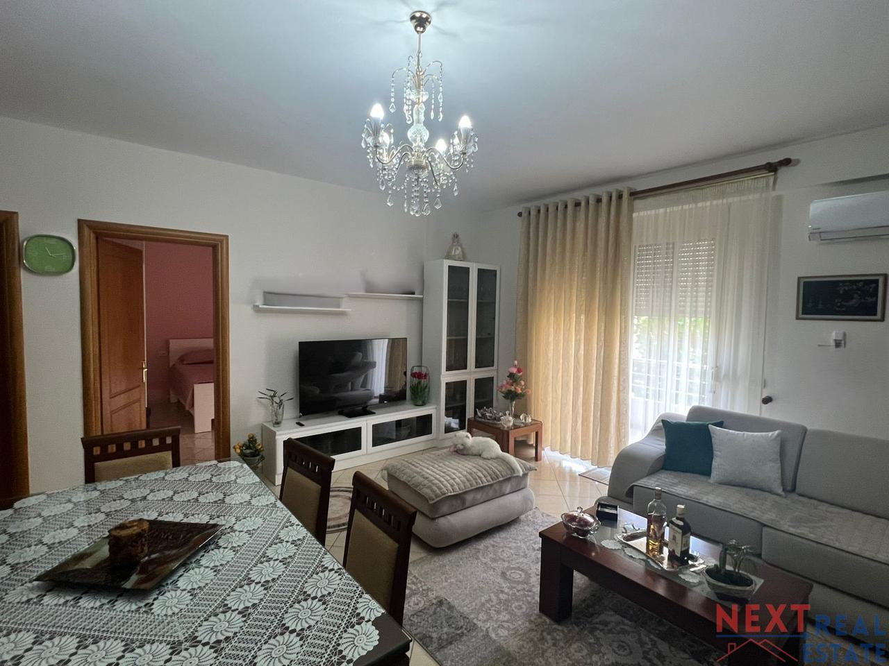 APARTAMENT 2+1 ME VERANDE PRANE PORTIT, VLORE