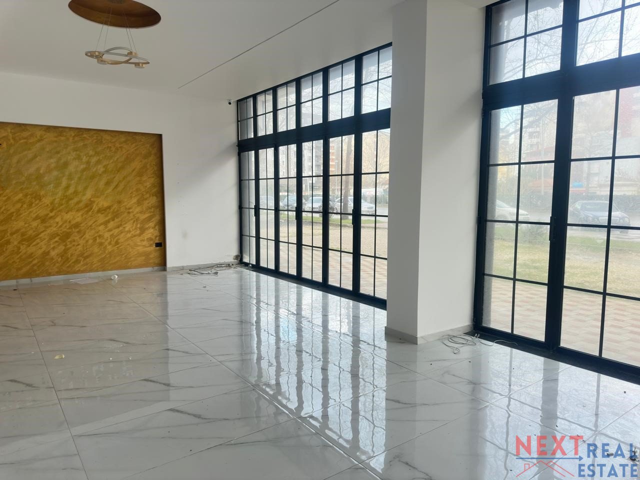 AMBIENT IDEAL PËR BIZNES NË TRANSBALLKANIKE, VLORË – POZICION STRATEGJIK