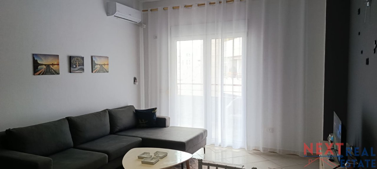APARTAMENT 1+1 ME QERA PRANE CONAD, VLORE