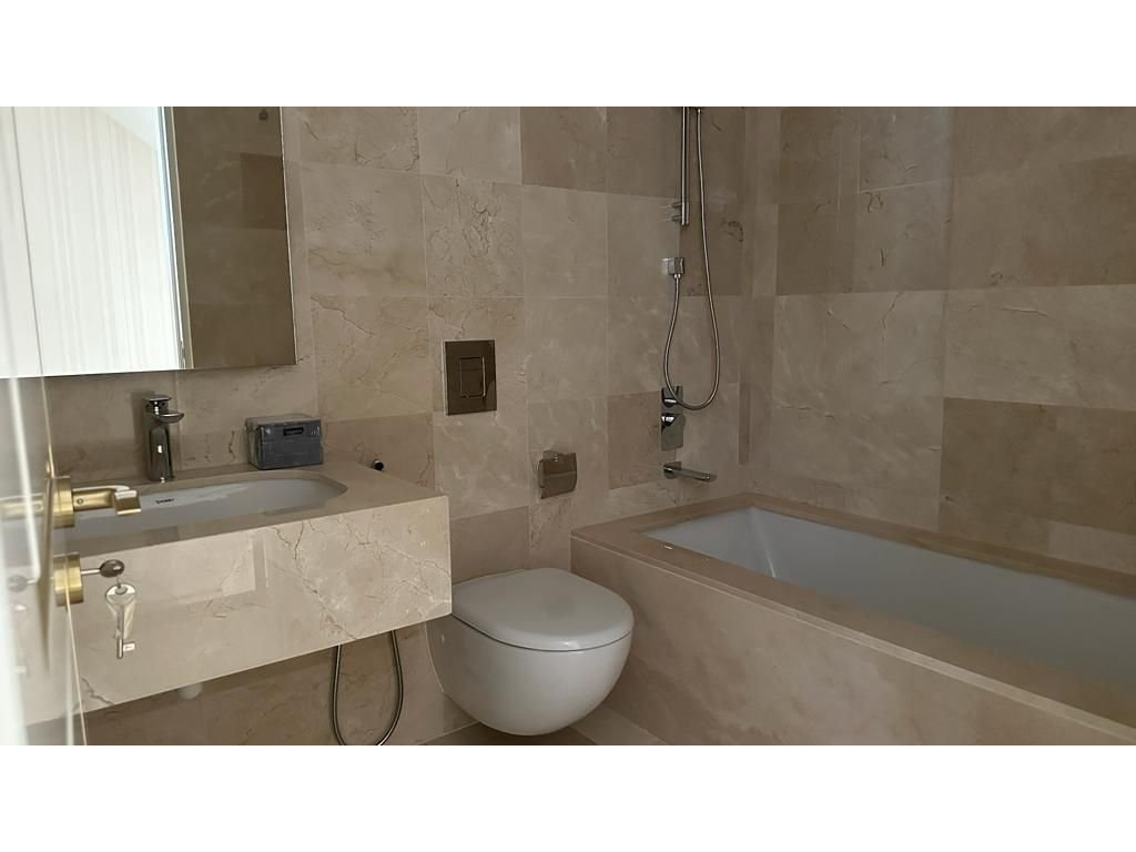 property-main-img