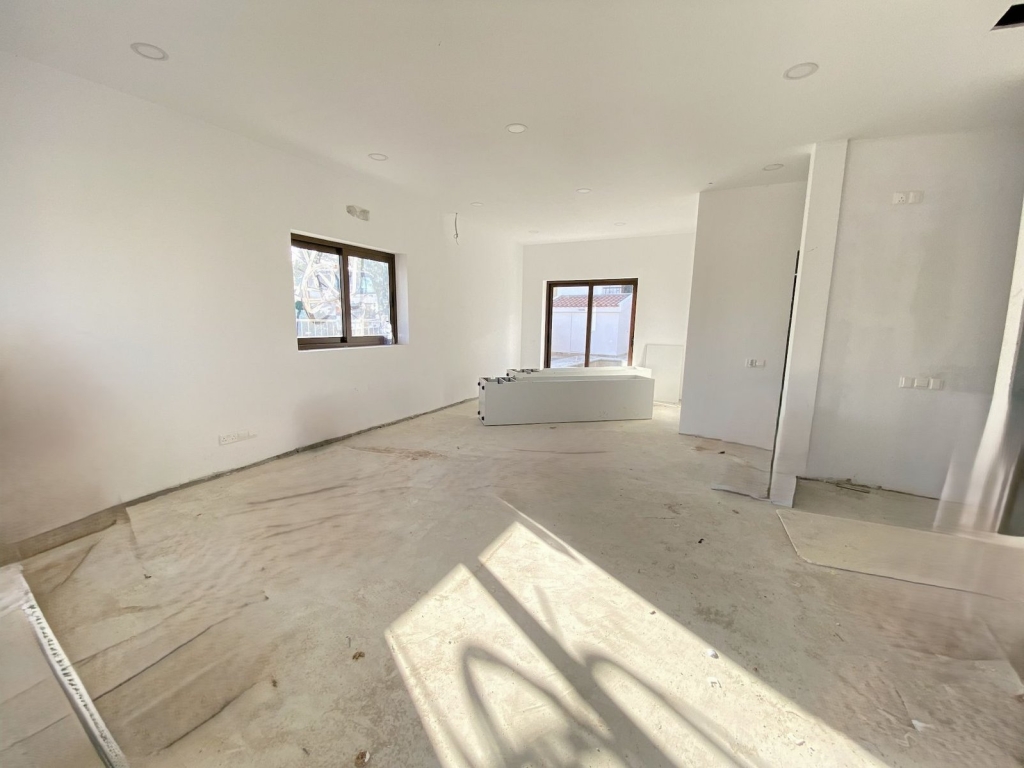 property-main-img