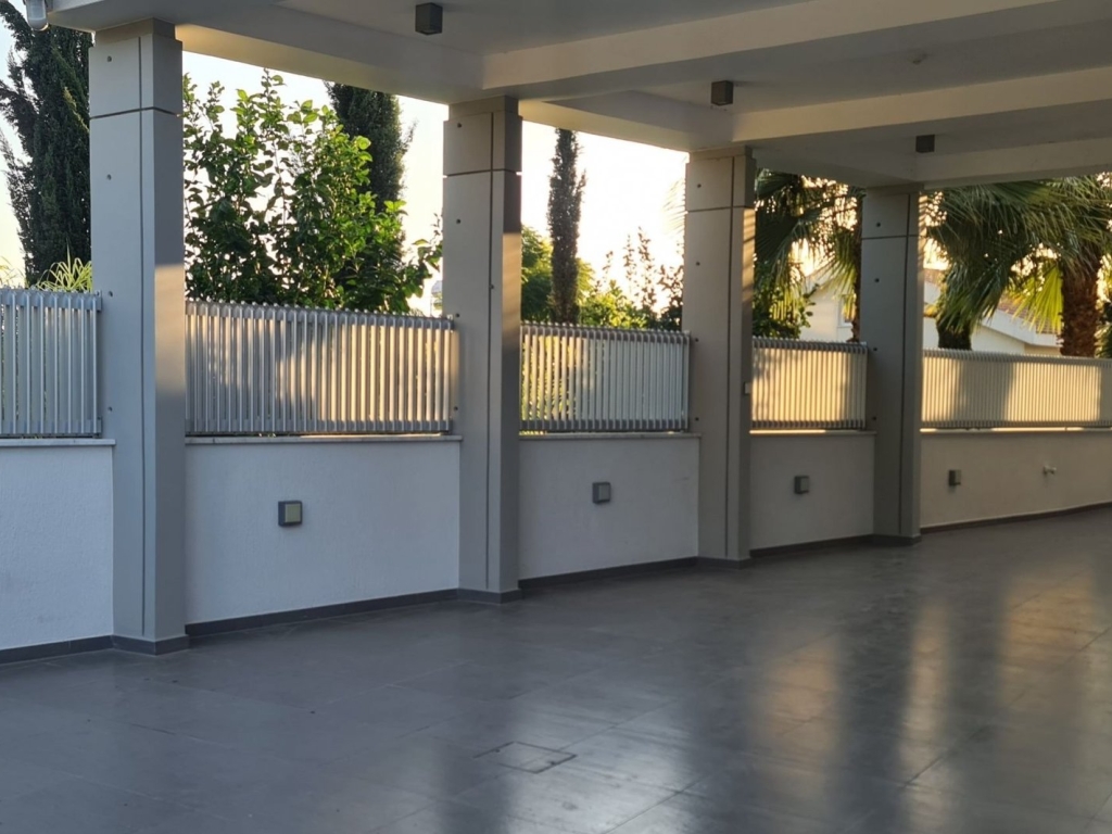 property-main-img