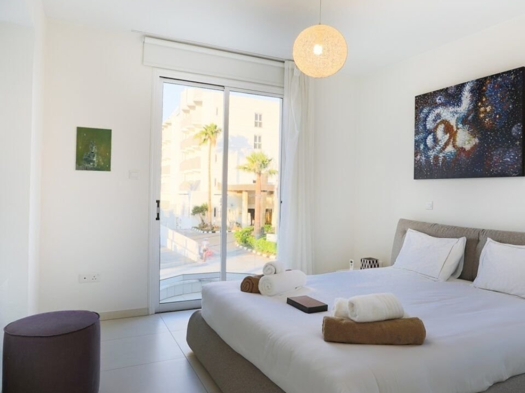 property-main-img