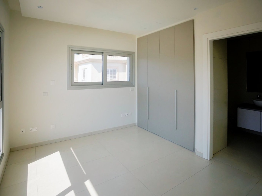 property-main-img
