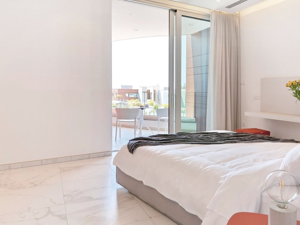 property-main-img