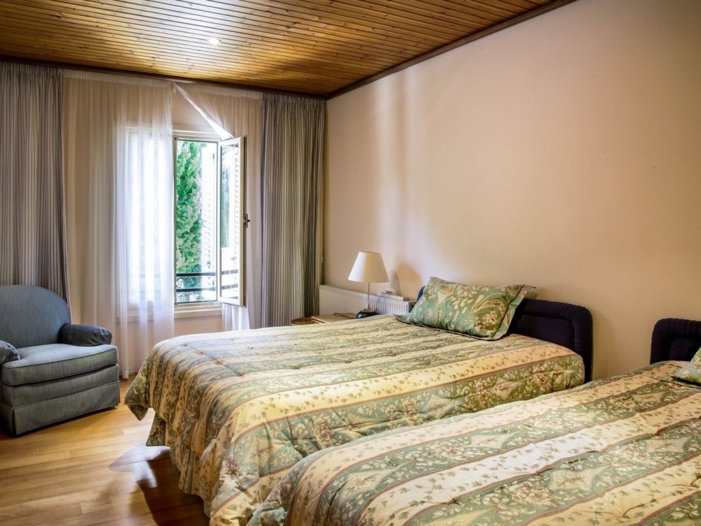 property-main-img