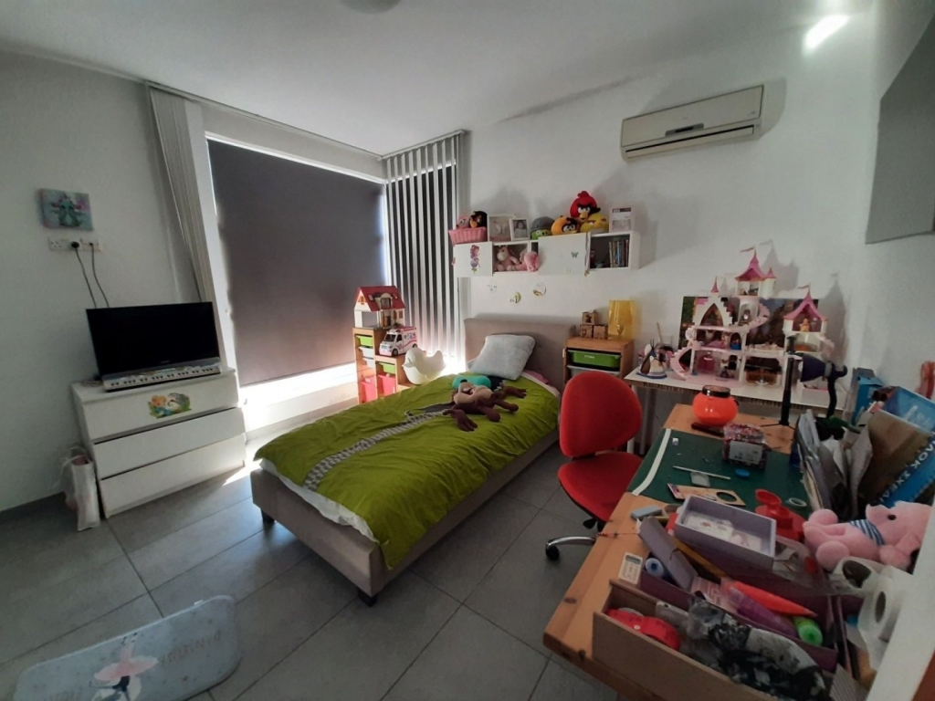 property-main-img