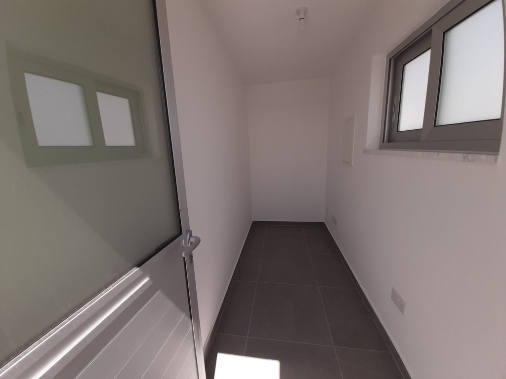 property-main-img