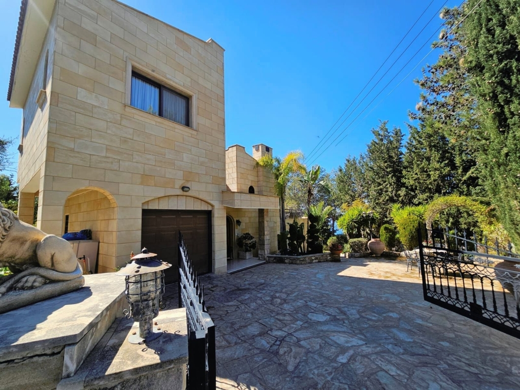 property-main-img