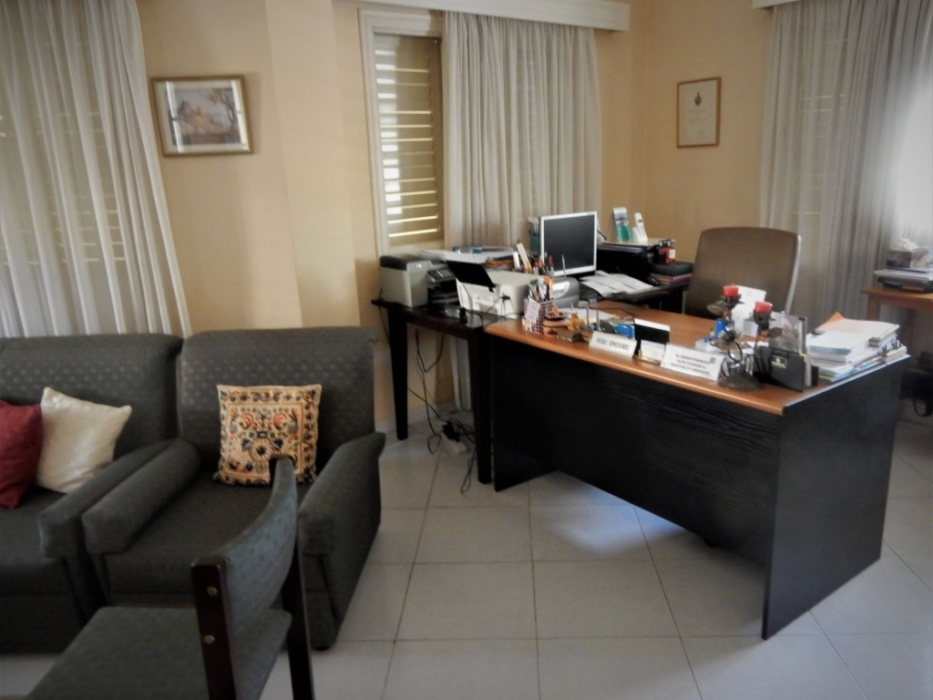 property-main-img