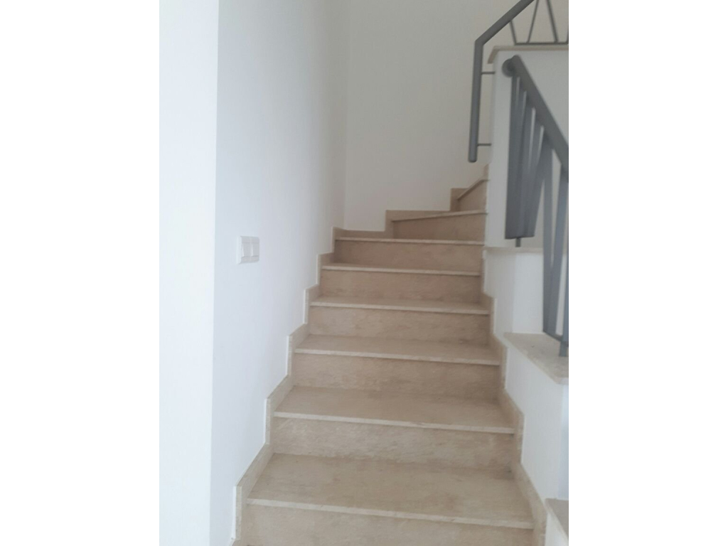 property-main-img