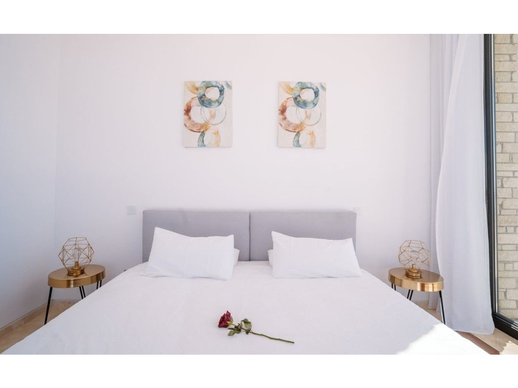 property-main-img