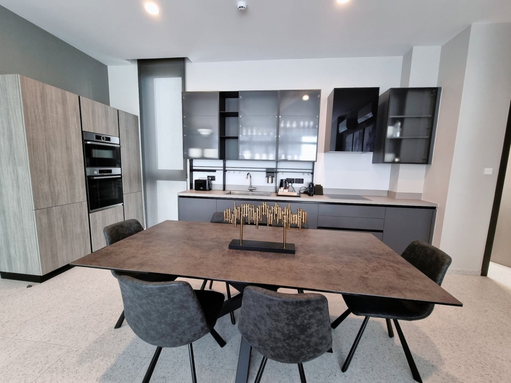 property-main-img