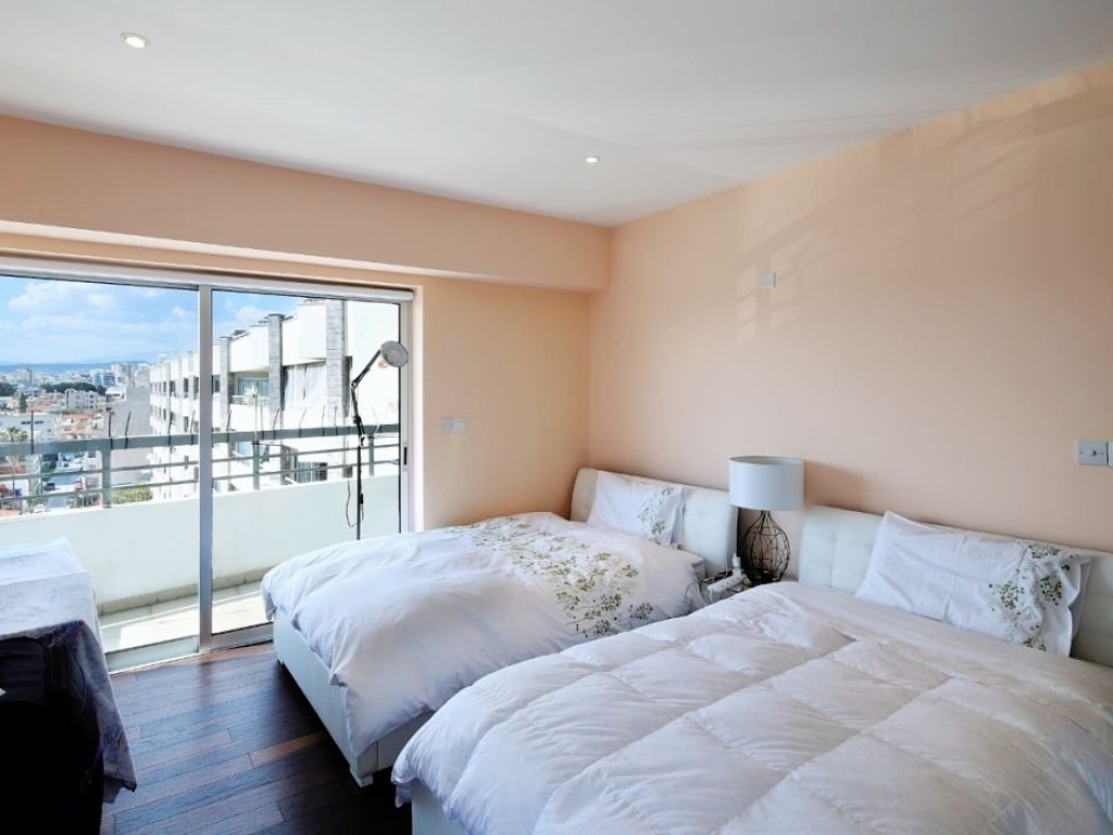 property-main-img