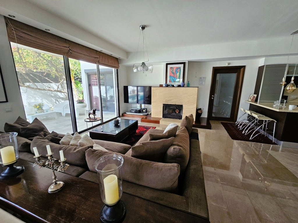 property-main-img