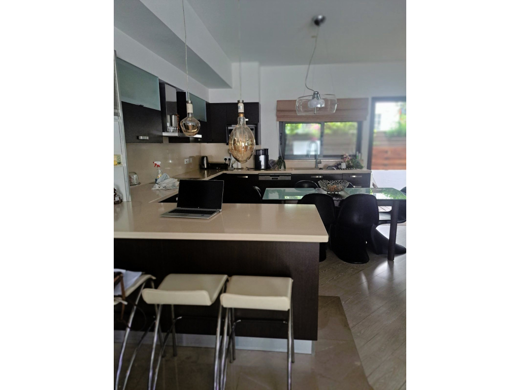 property-main-img