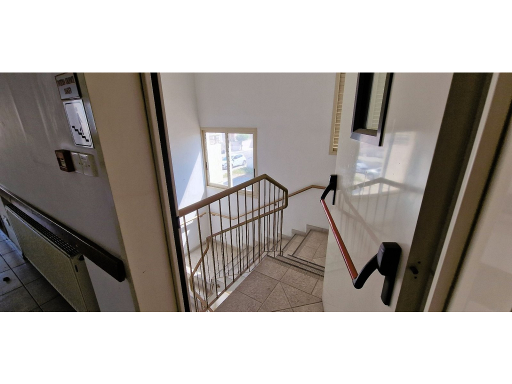 property-main-img