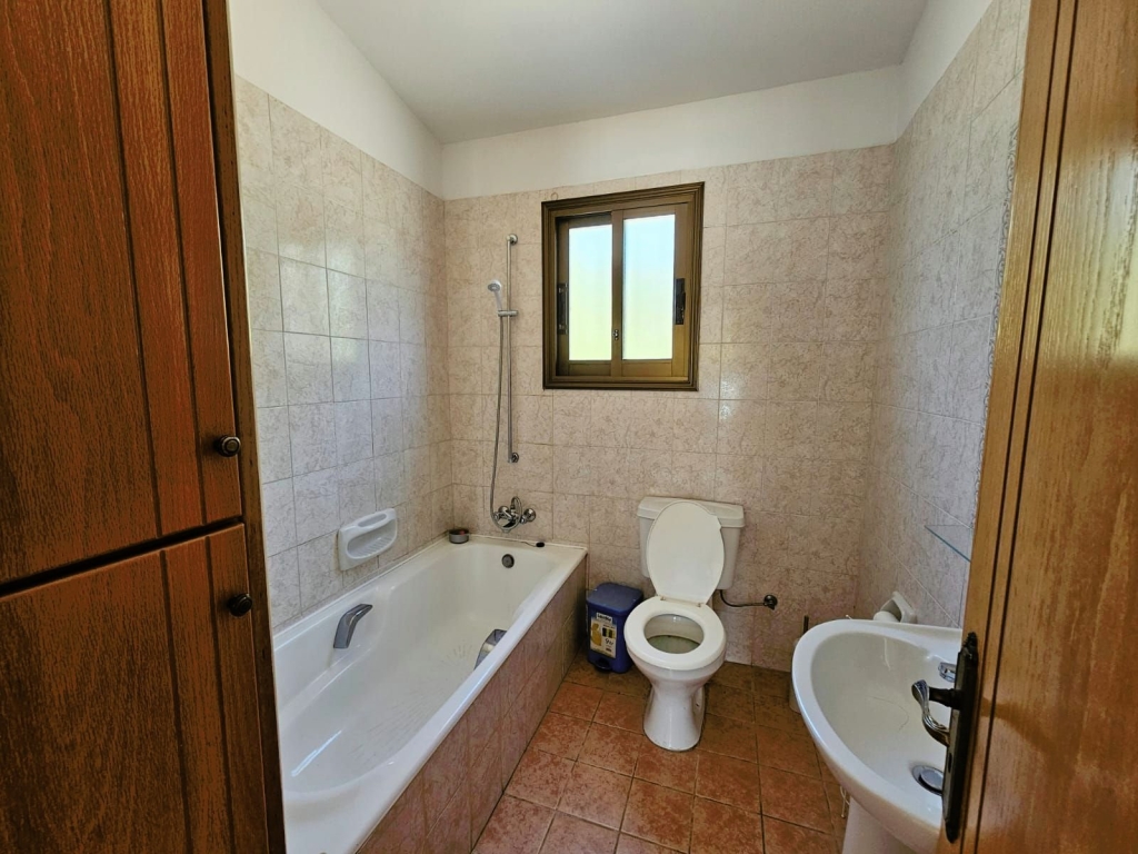 property-main-img