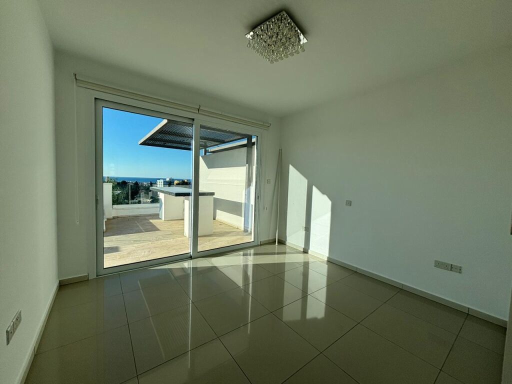 3-bedroom penthouse for rent 103 m² in Paphos - Agios Theodoros, Paphos