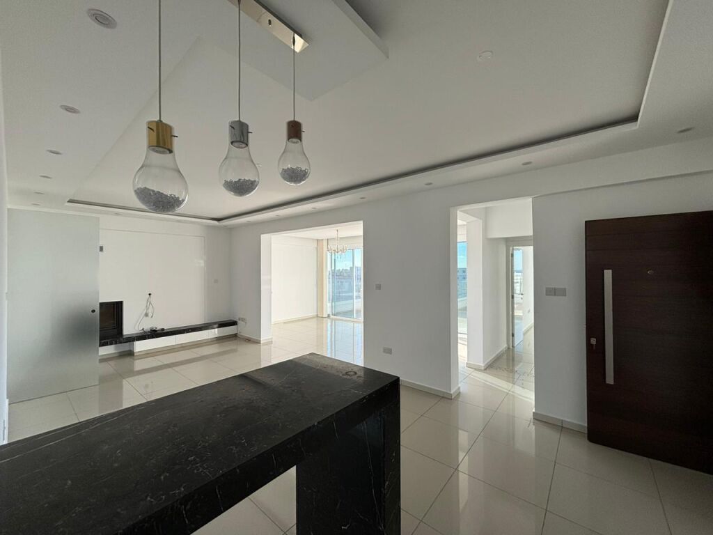 3-bedroom penthouse for rent 103 m² in Paphos - Agios Theodoros, Paphos