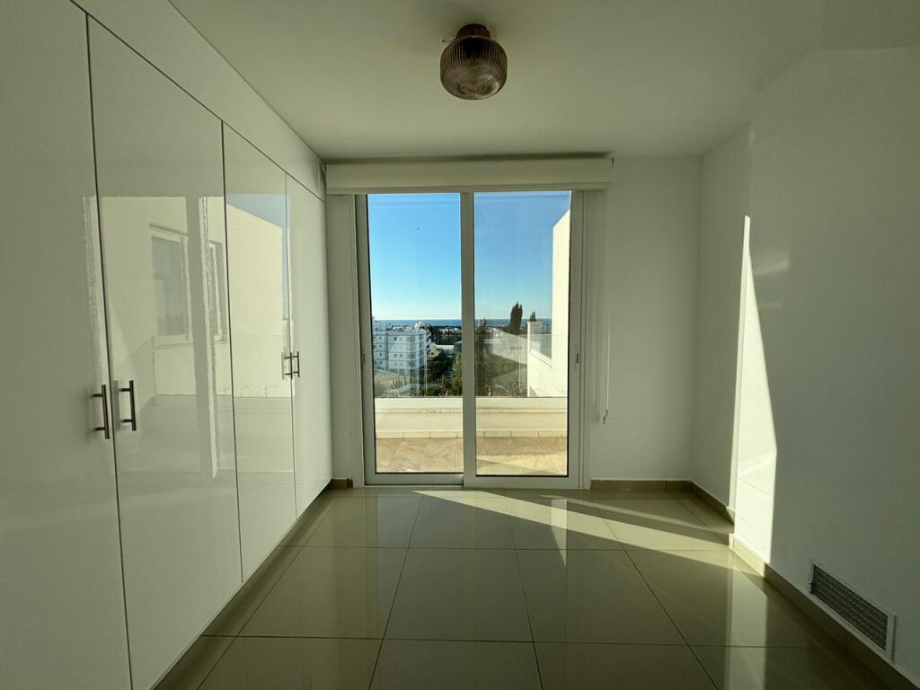 3-bedroom penthouse for rent 103 m² in Paphos - Agios Theodoros, Paphos