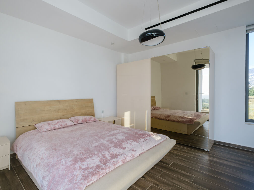 property-main-img