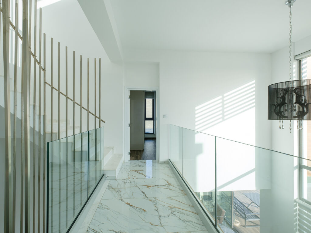 property-main-img