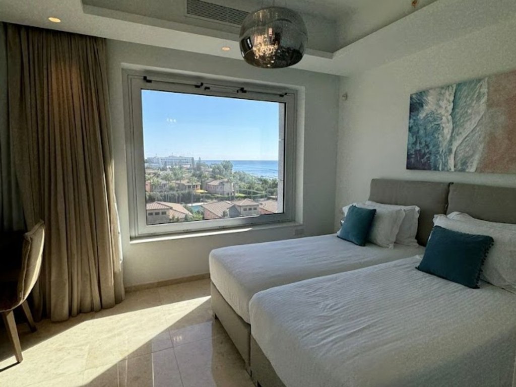 property-main-img