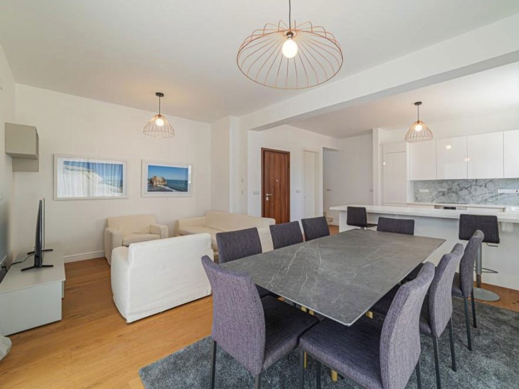 property-main-img