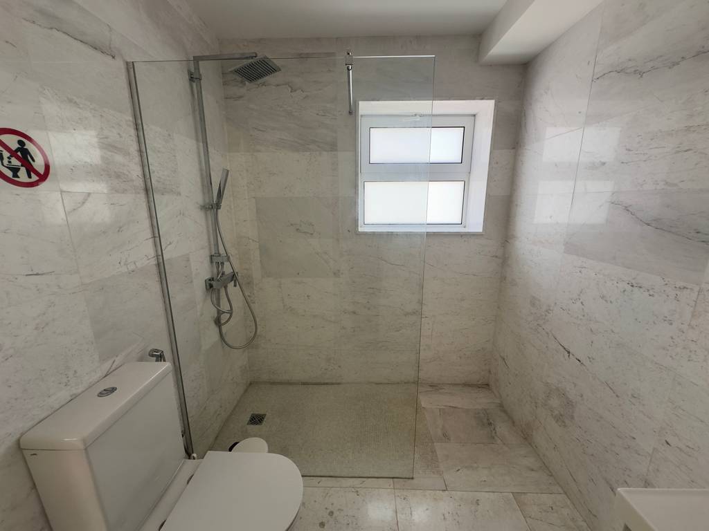 property-main-img