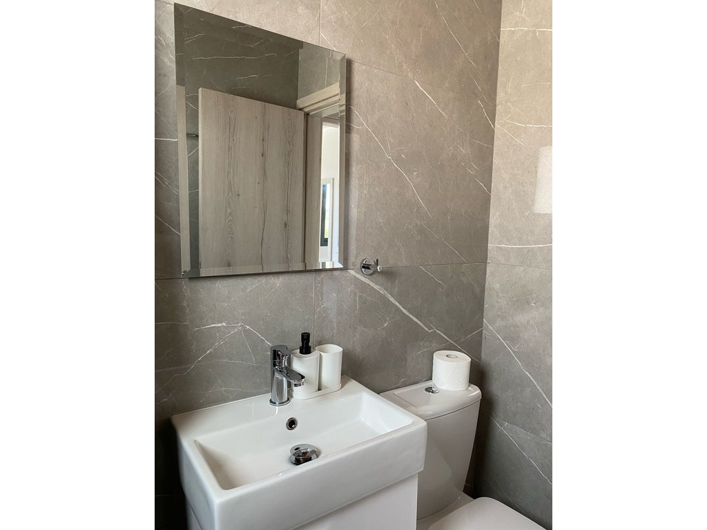 property-main-img