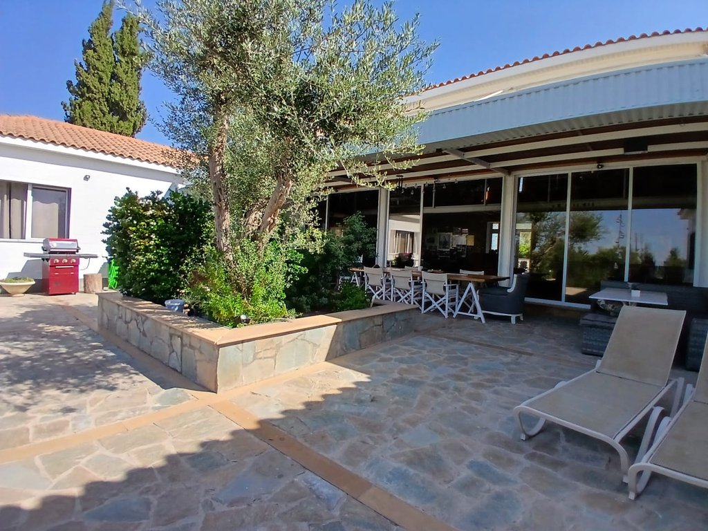 property-main-img