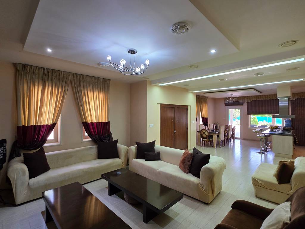property-main-img