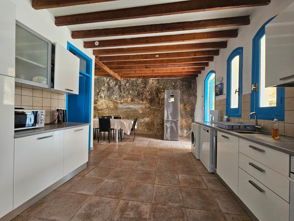 property-main-img