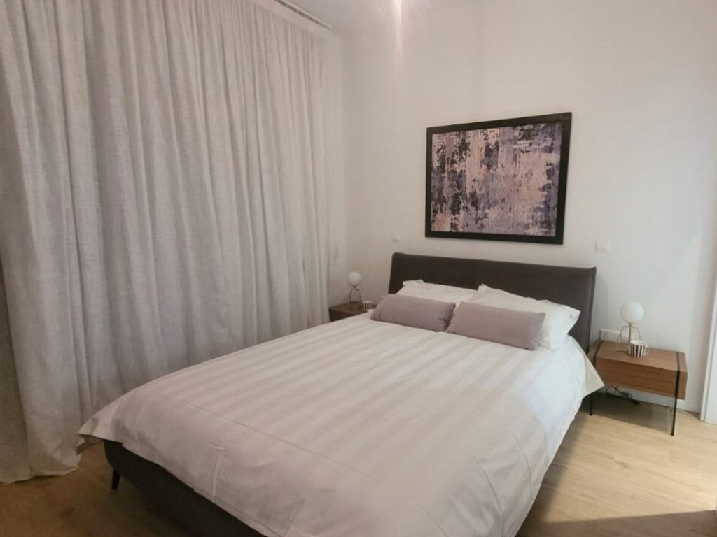 property-main-img