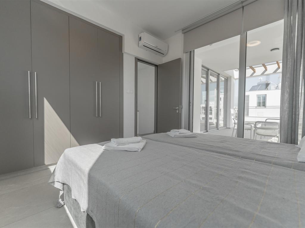 property-main-img