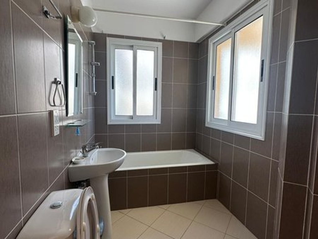 property-main-img