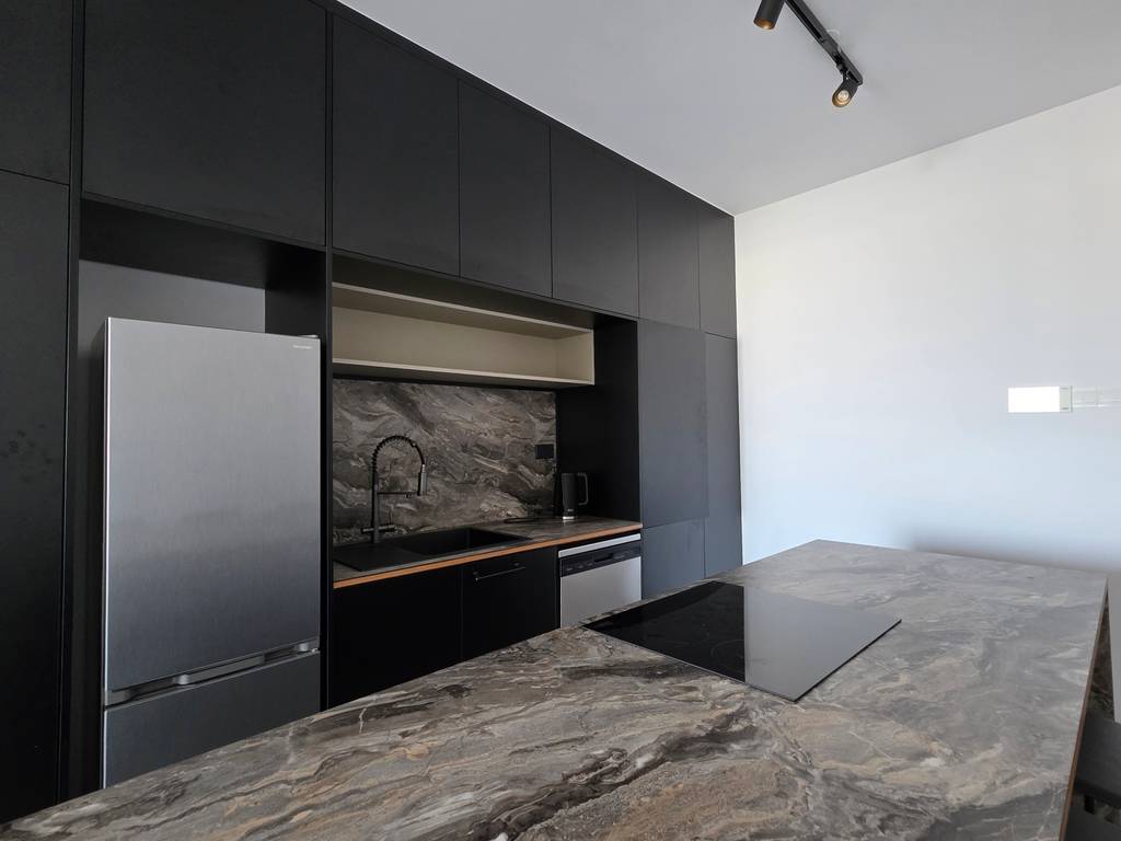 property-main-img