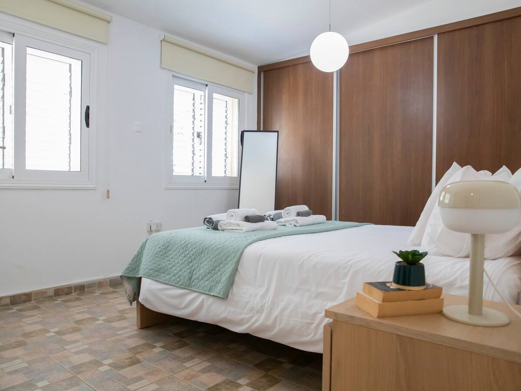 property-main-img