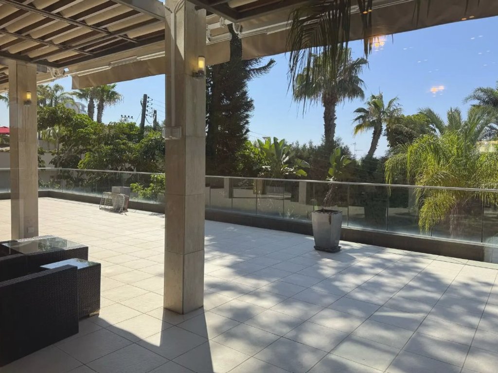 property-main-img