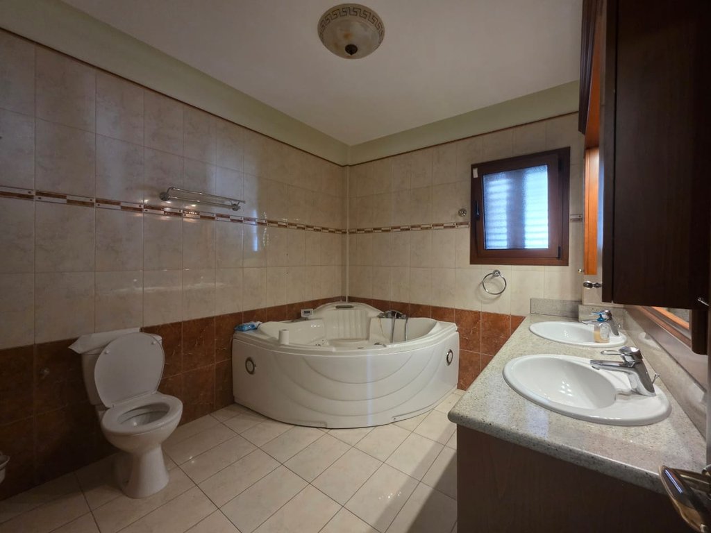 property-main-img